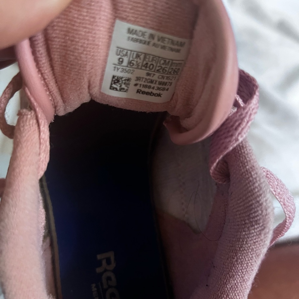 Reebok - Picture 4 of 4